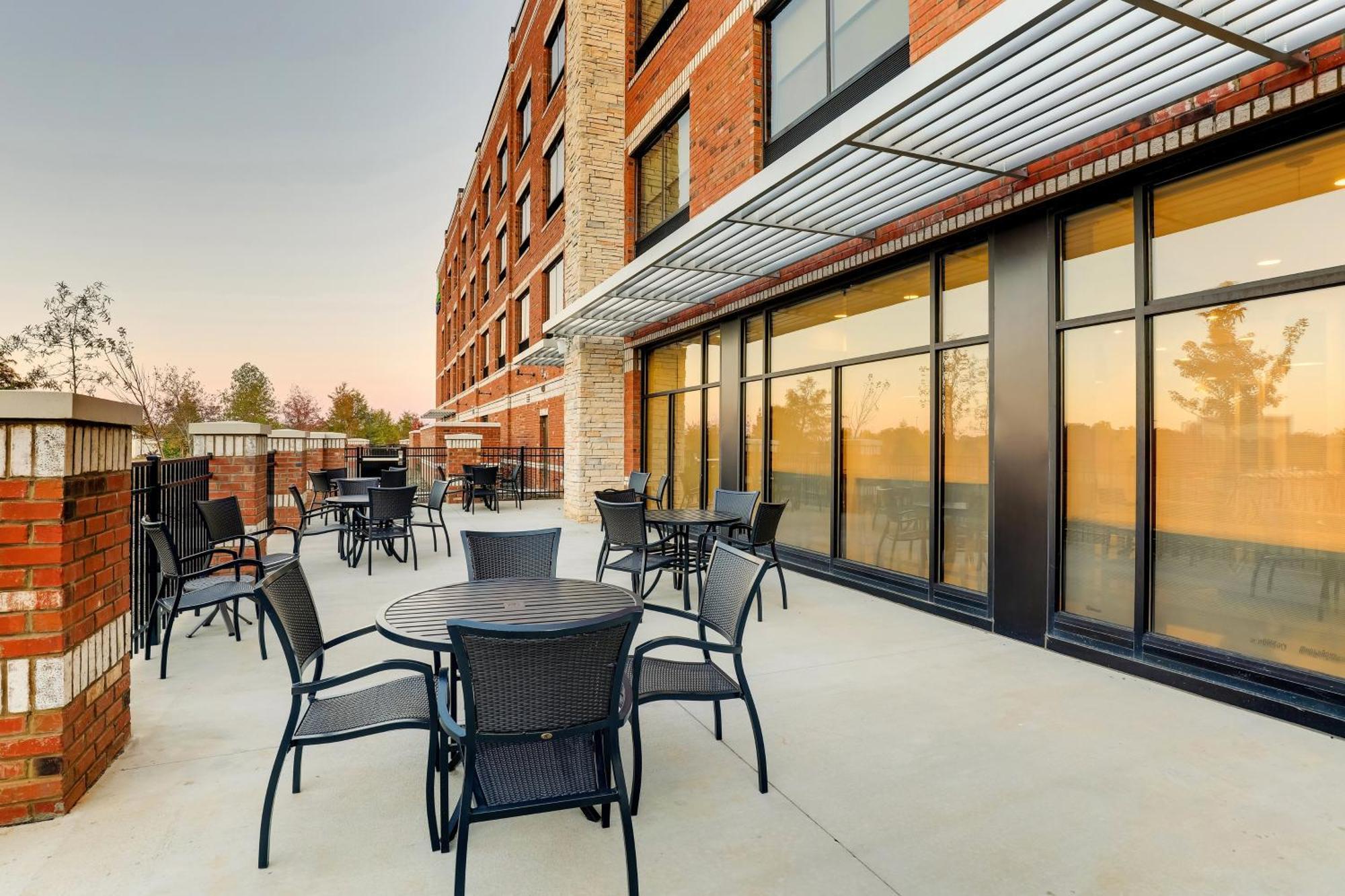 Holiday Inn Express Holly Springs - Raleigh Area By Ihg מראה חיצוני תמונה